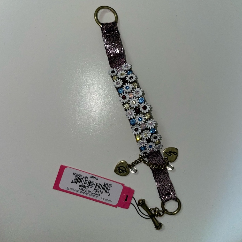 RARE *Authentic* NWT Betsey Johnson Daisy Grunge Toggle Cuff Bracelet